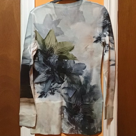 Flower Cardigan - Picture 2 of 2